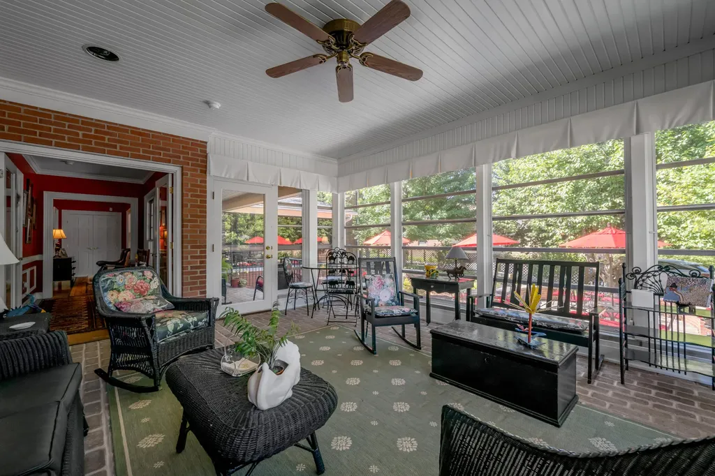 1960 Blairmore Road Lexington KY 40502