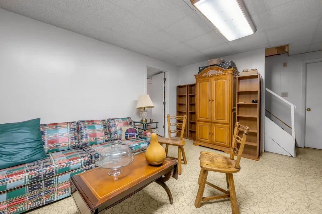 1960 Blairmore Road Lexington KY 40502