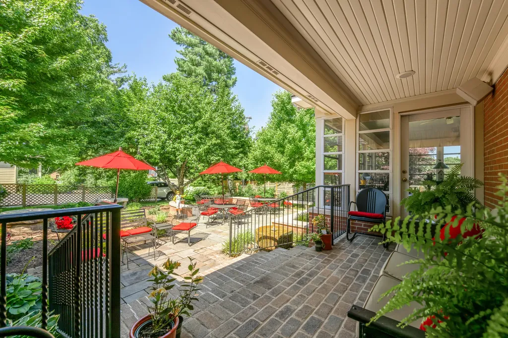 1960 Blairmore Road Lexington KY 40502