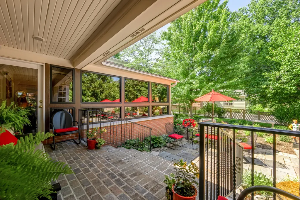 1960 Blairmore Road Lexington KY 40502