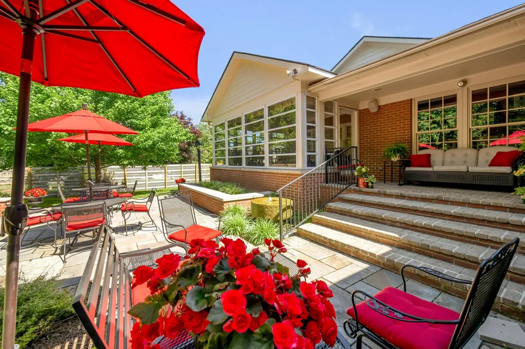 1960 Blairmore Road Lexington KY 40502