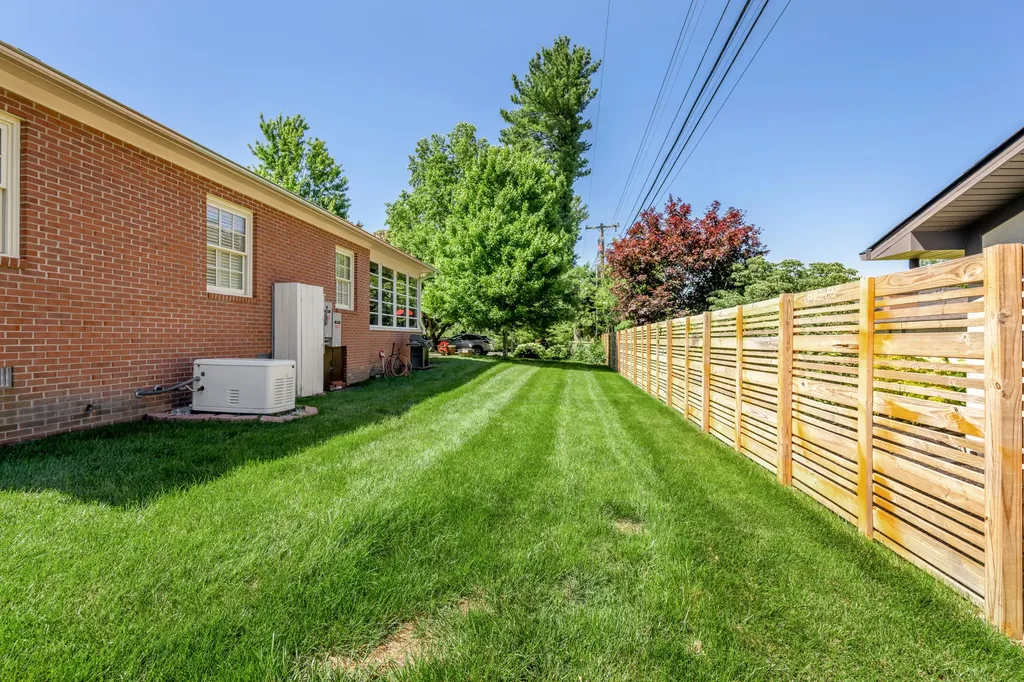 1960 Blairmore Road Lexington KY 40502