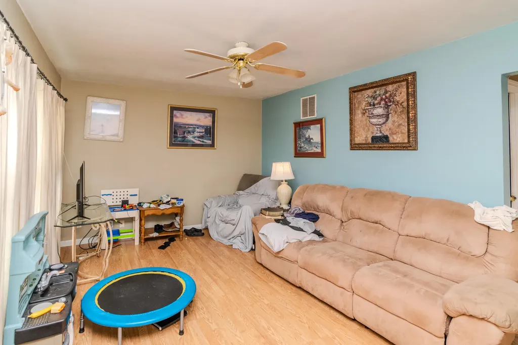 136 Ballard Street Harrodsburg KY 40330