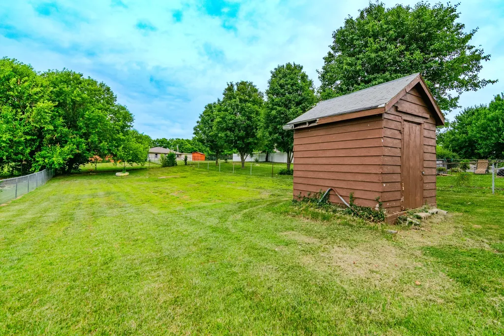 136 Ballard Street Harrodsburg KY 40330
