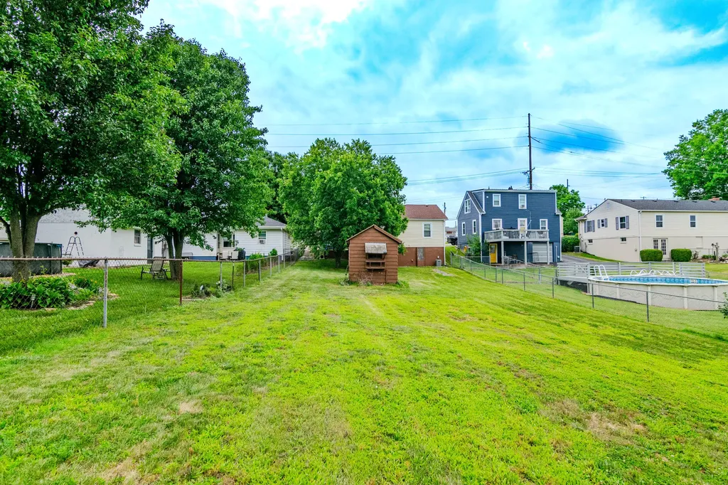136 Ballard Street Harrodsburg KY 40330