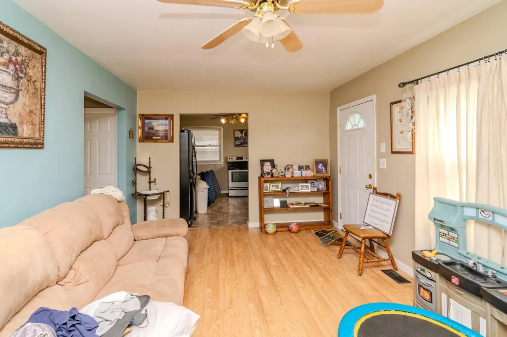 136 Ballard Street Harrodsburg KY 40330