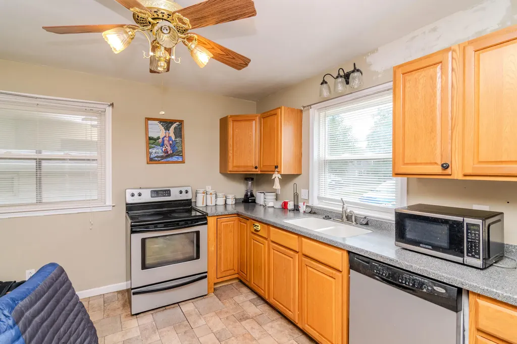 136 Ballard Street Harrodsburg KY 40330