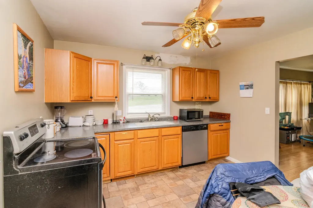 136 Ballard Street Harrodsburg KY 40330
