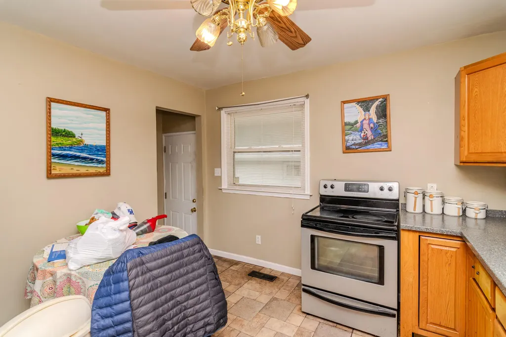 136 Ballard Street Harrodsburg KY 40330