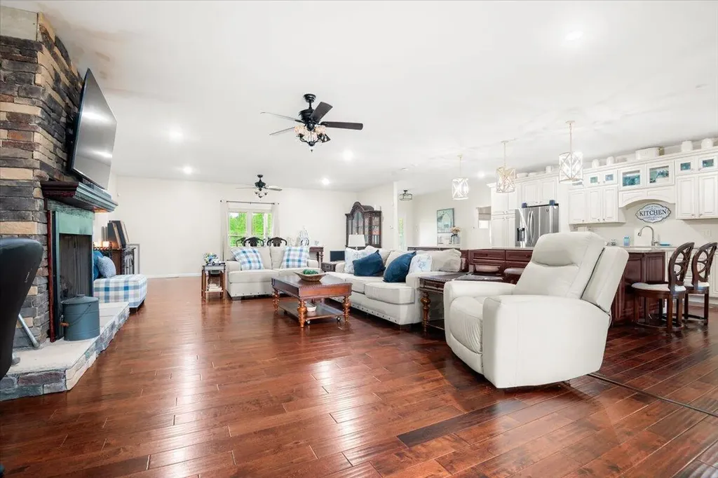 1798 Auger Springs Road Corbin KY 40701