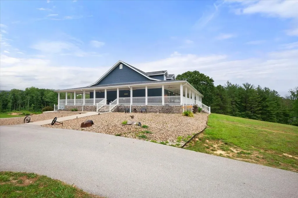 1798 Auger Springs Road Corbin KY 40701
