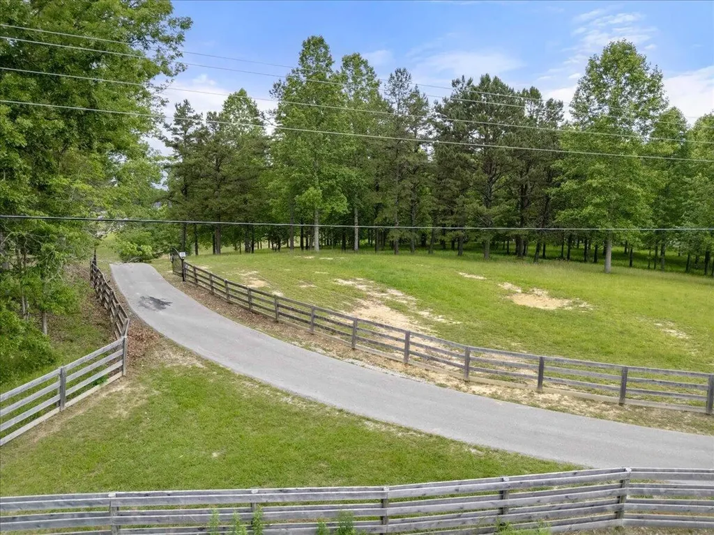 1798 Auger Springs Road Corbin KY 40701