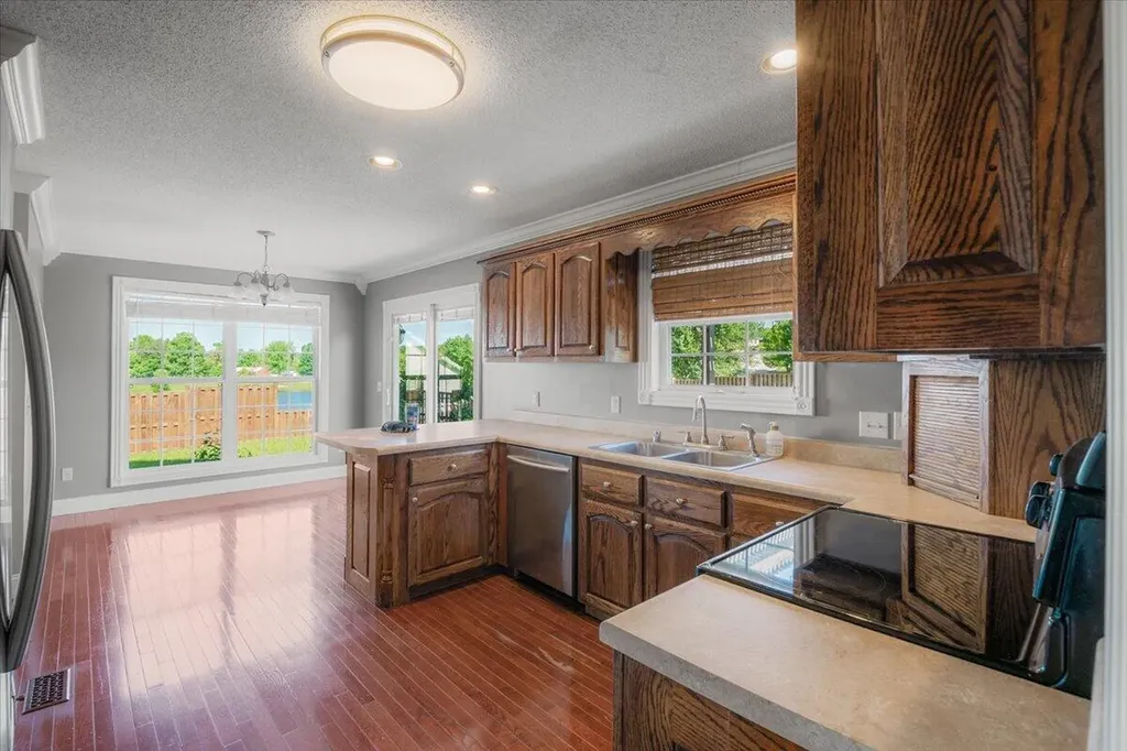 244 Cedar Point Drive London KY 40741