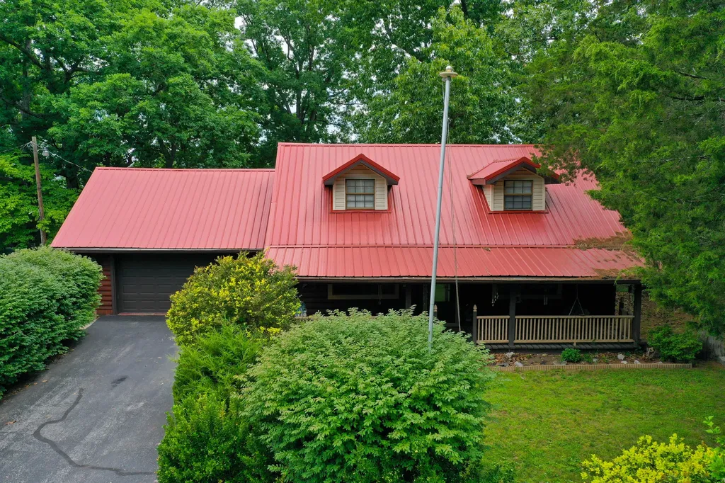 946 E Lakeshore Drive Burnside KY 42519