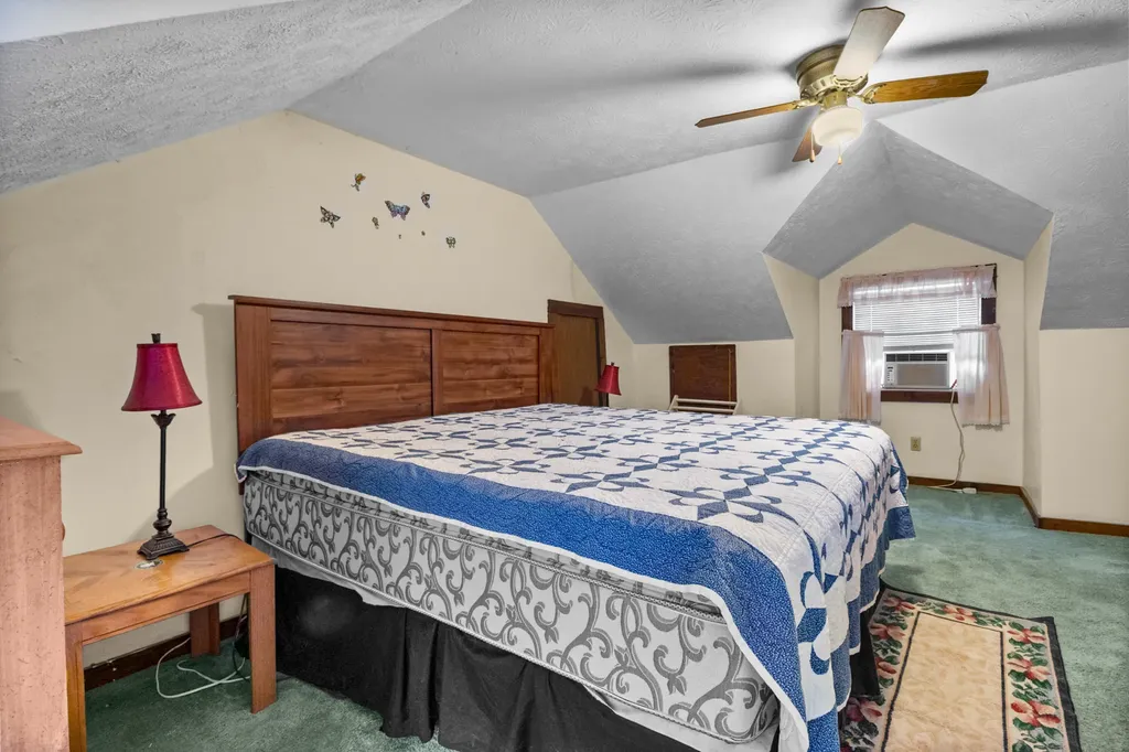 946 E Lakeshore Drive Burnside KY 42519