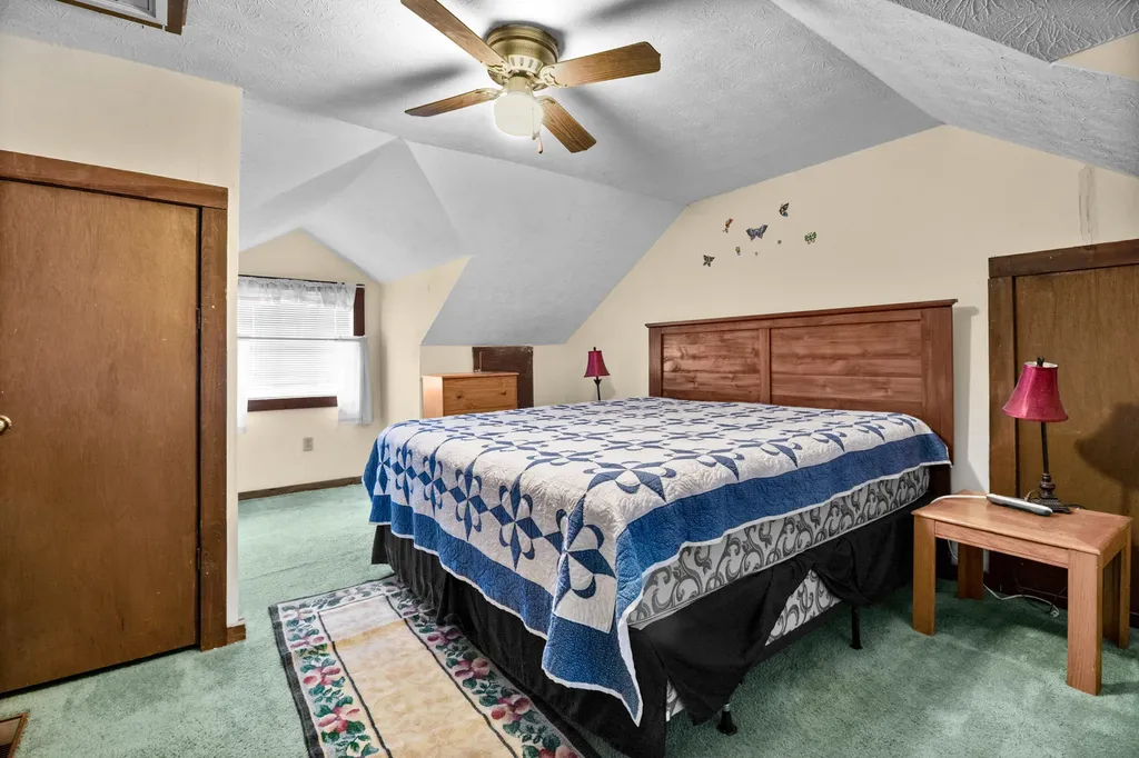 946 E Lakeshore Drive Burnside KY 42519