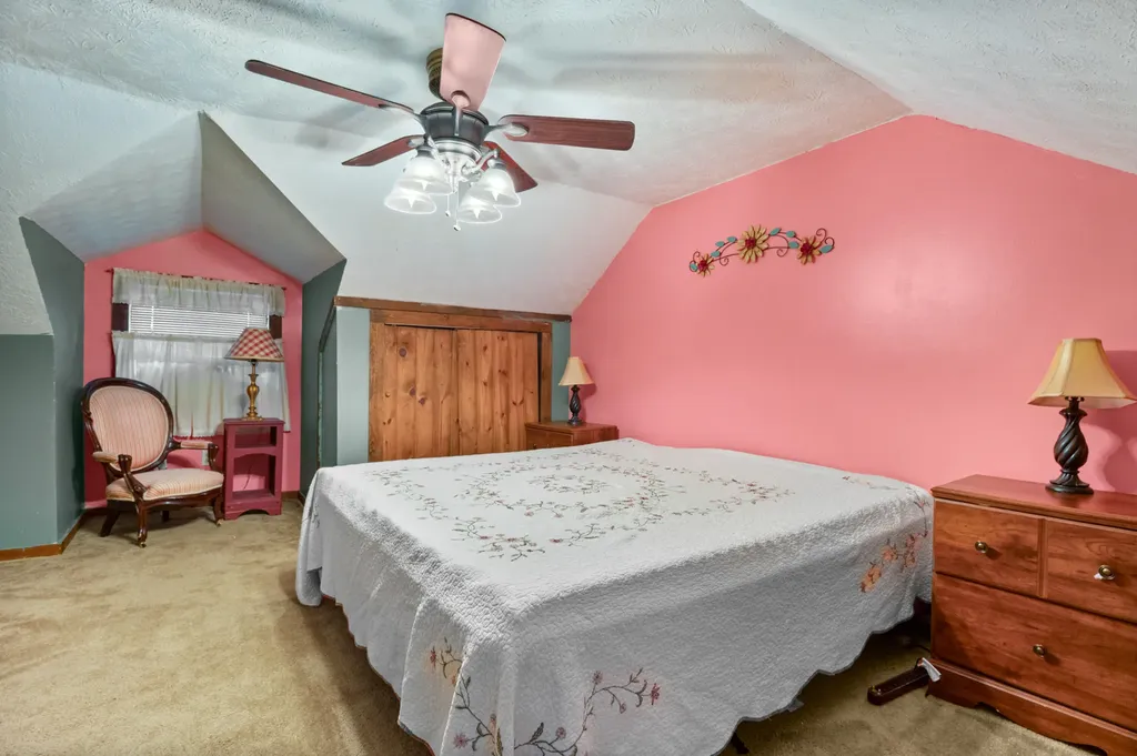 946 E Lakeshore Drive Burnside KY 42519