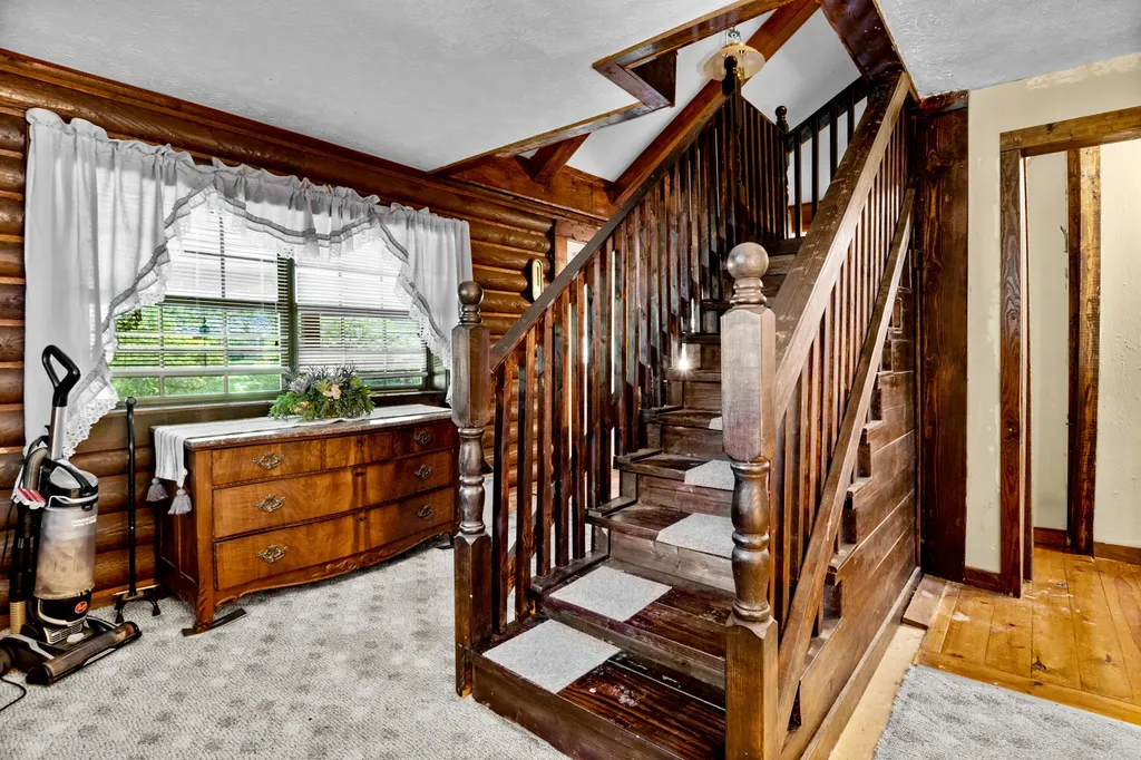 946 E Lakeshore Drive Burnside KY 42519