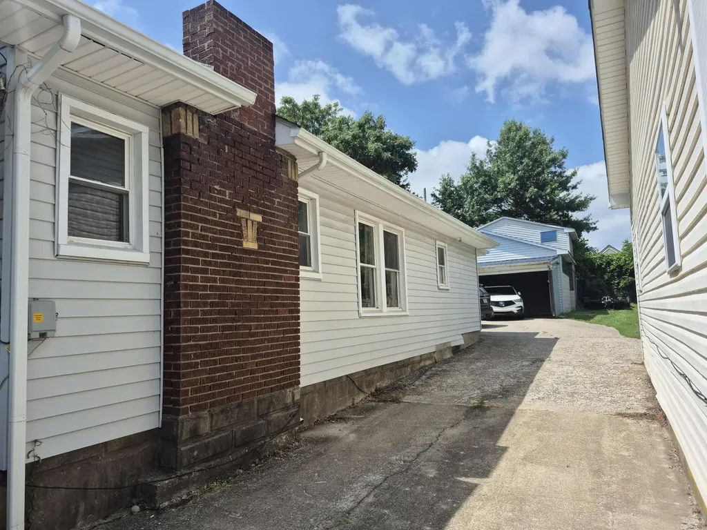 154 Devonia Avenue Lexington KY 40505