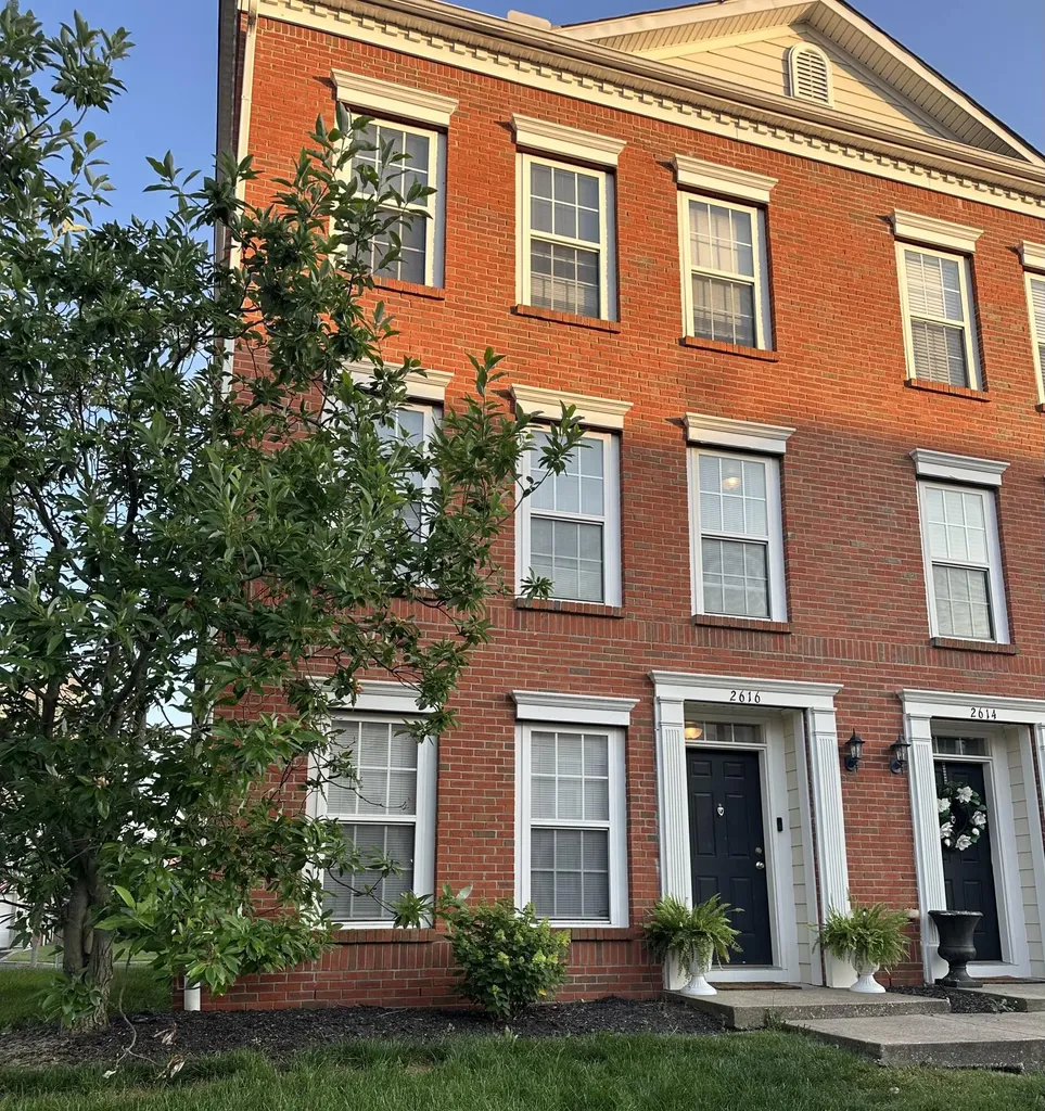2616 Calgary Lexington KY 40509