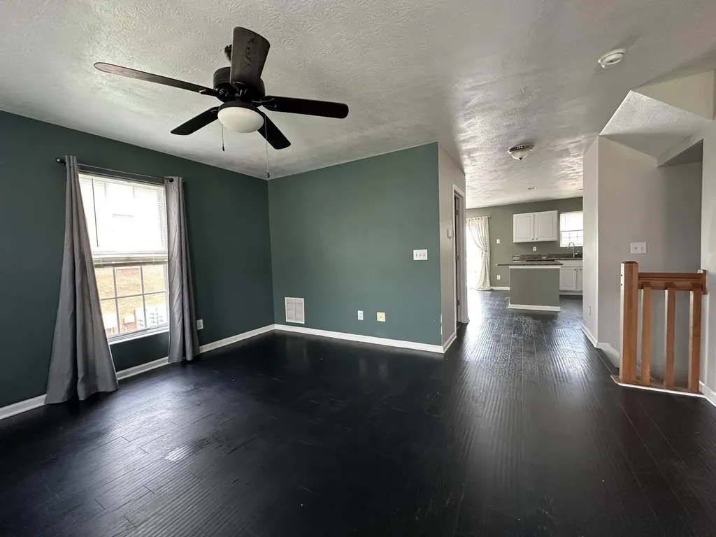 2616 Calgary Lexington KY 40509