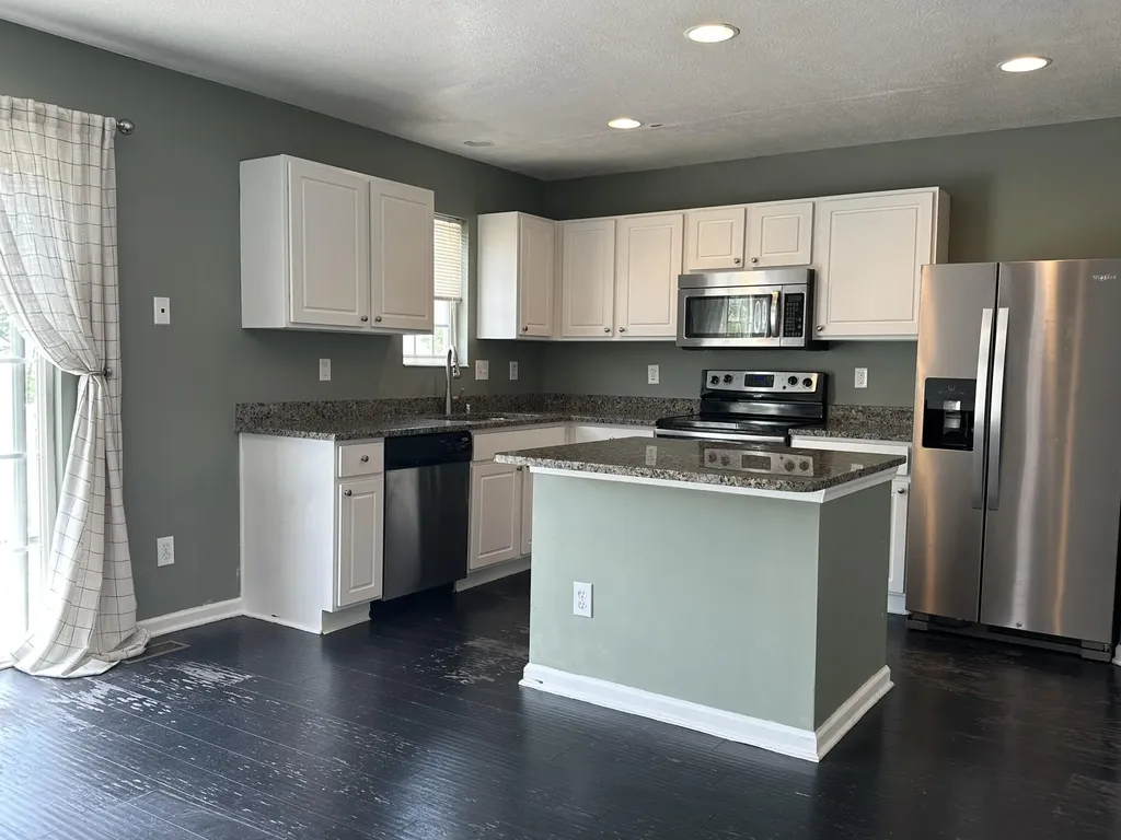 2616 Calgary Lexington KY 40509