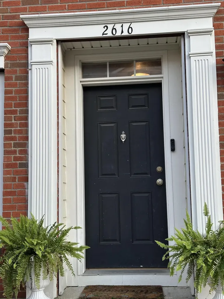 2616 Calgary Lexington KY 40509