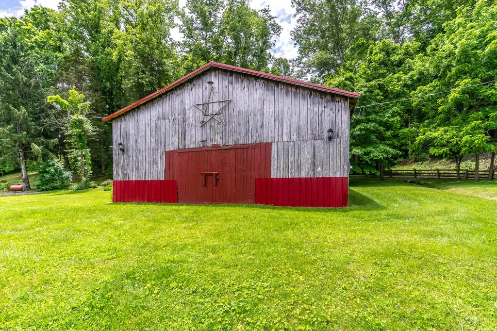 65 Proctor Place Renfro Valley KY 40473
