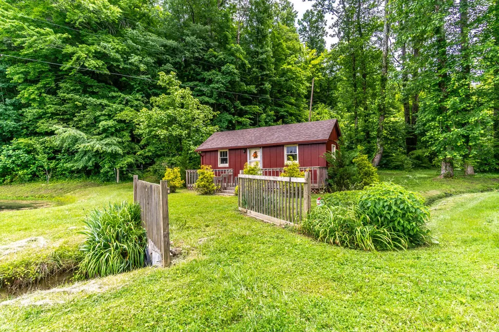 65 Proctor Place Renfro Valley KY 40473