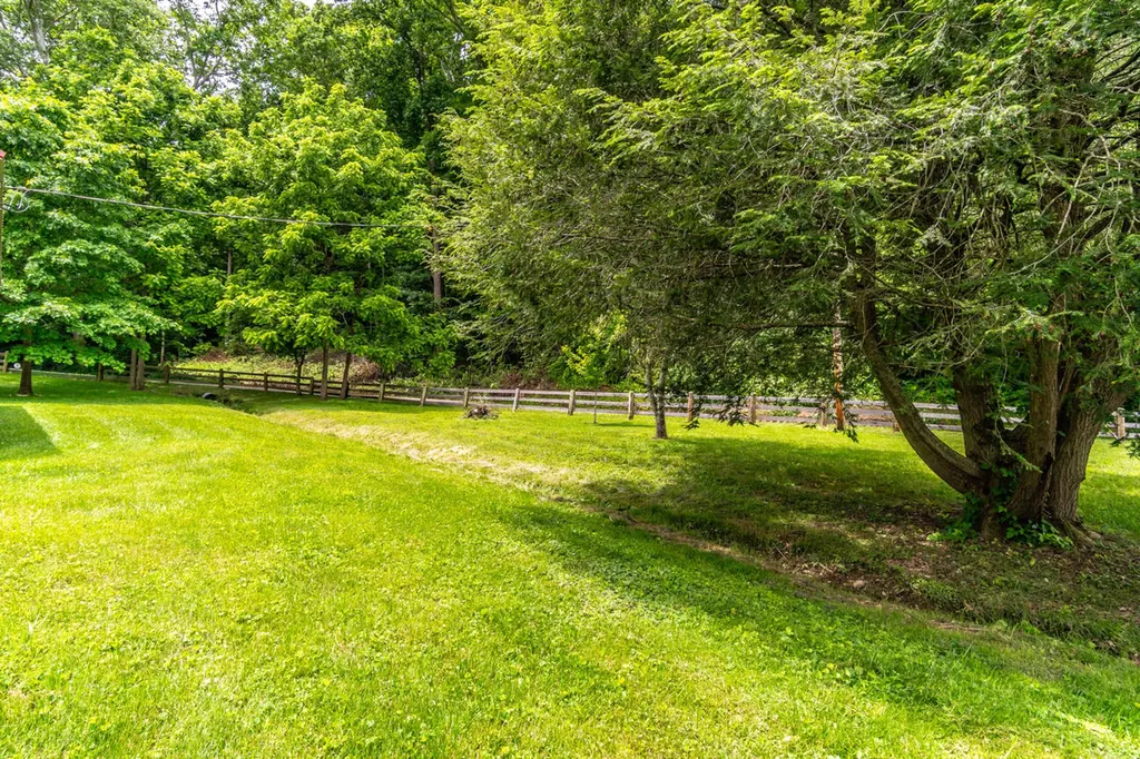 65 Proctor Place Renfro Valley KY 40473