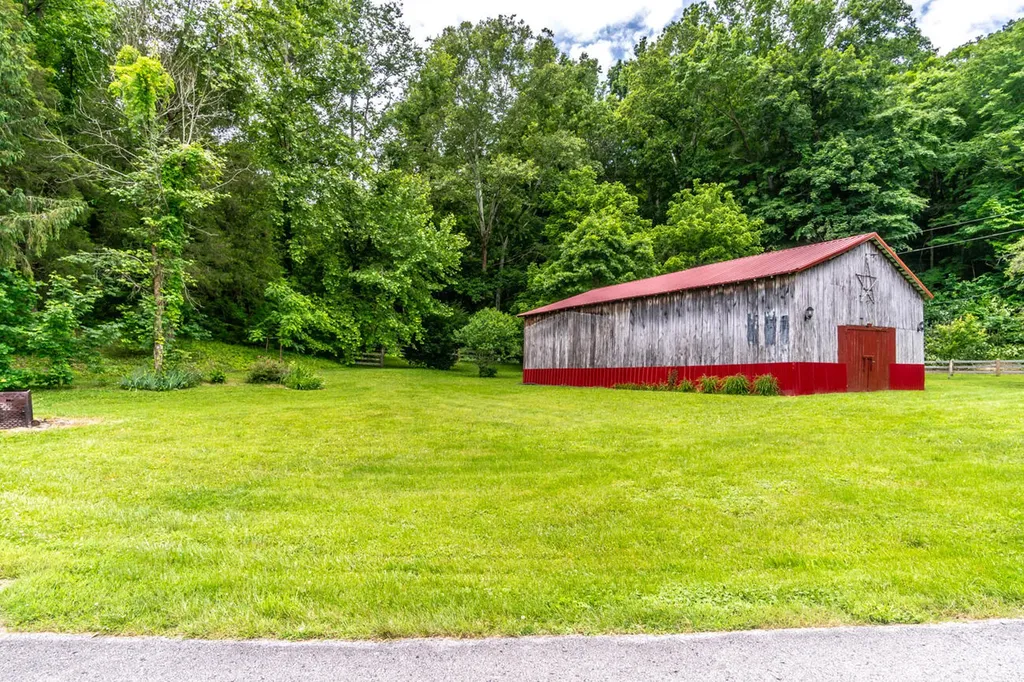 65 Proctor Place Renfro Valley KY 40473
