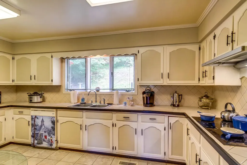 65 Proctor Place Renfro Valley KY 40473