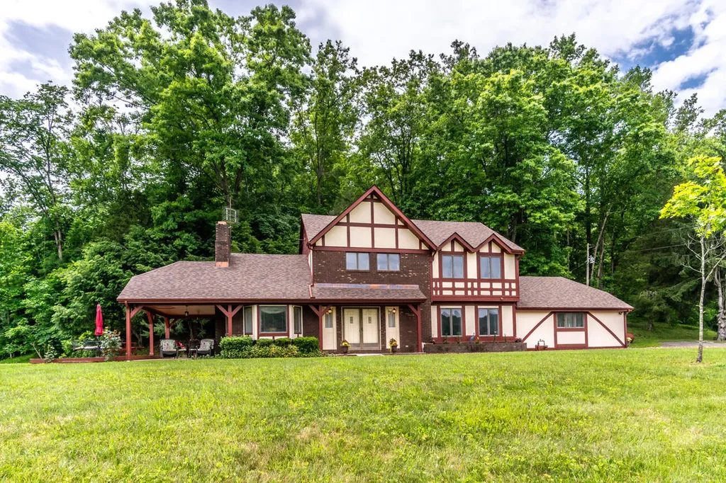65 Proctor Place Renfro Valley KY 40473