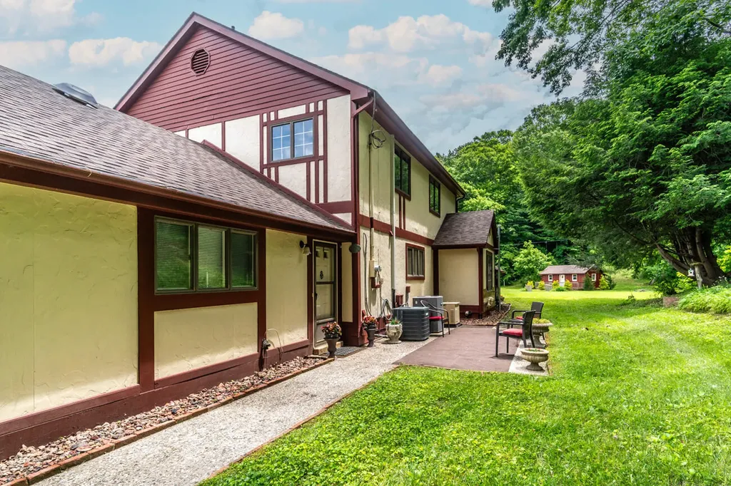 65 Proctor Place Renfro Valley KY 40473