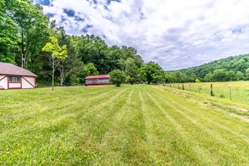 65 Proctor Place Renfro Valley KY 40473