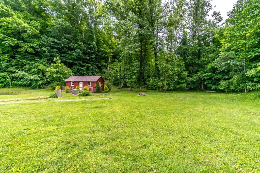 65 Proctor Place Renfro Valley KY 40473