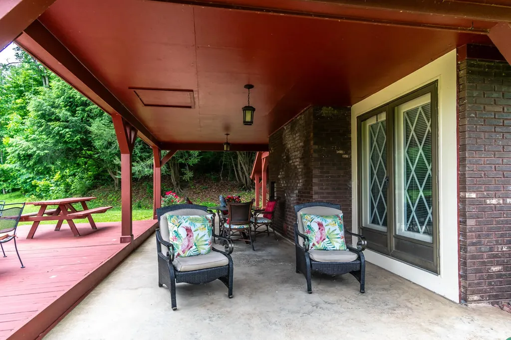 65 Proctor Place Renfro Valley KY 40473
