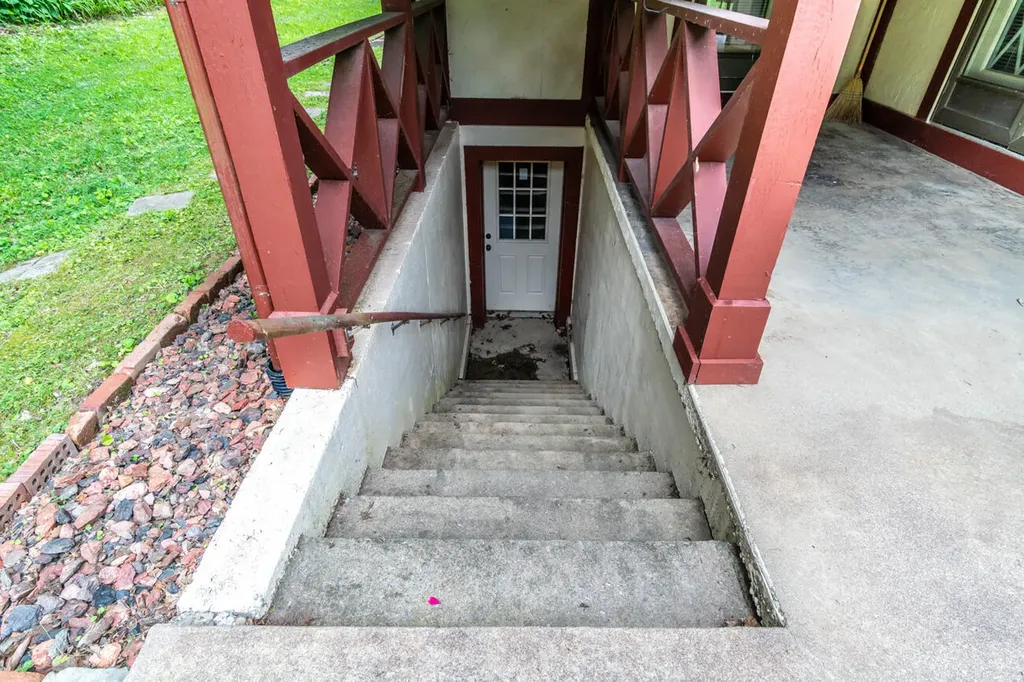 65 Proctor Place Renfro Valley KY 40473