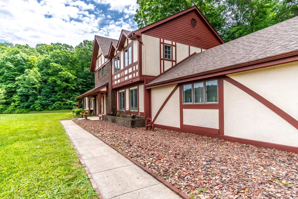 65 Proctor Place Renfro Valley KY 40473
