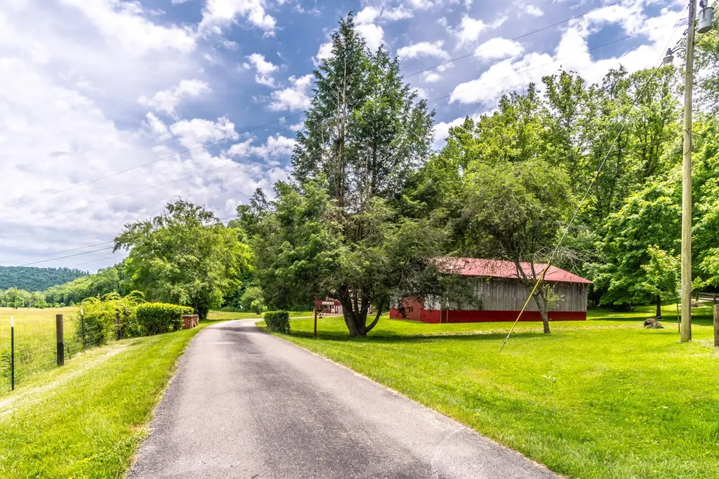 65 Proctor Place Renfro Valley KY 40473