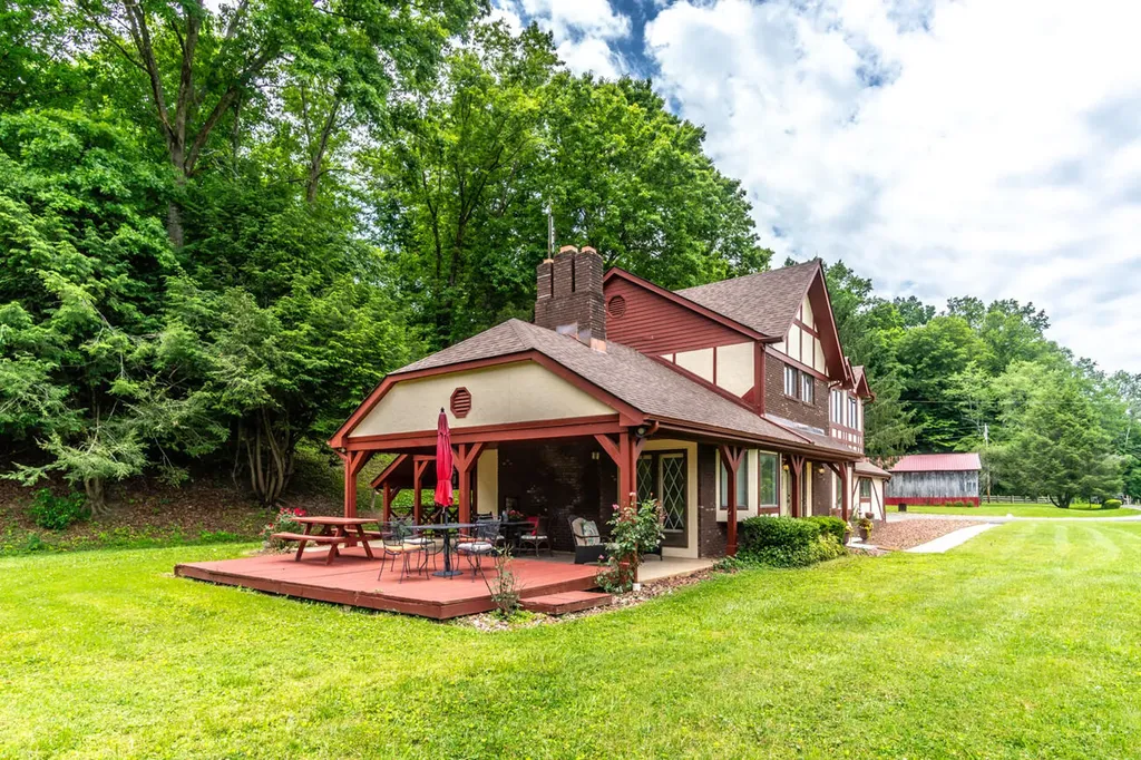 65 Proctor Place Renfro Valley KY 40473