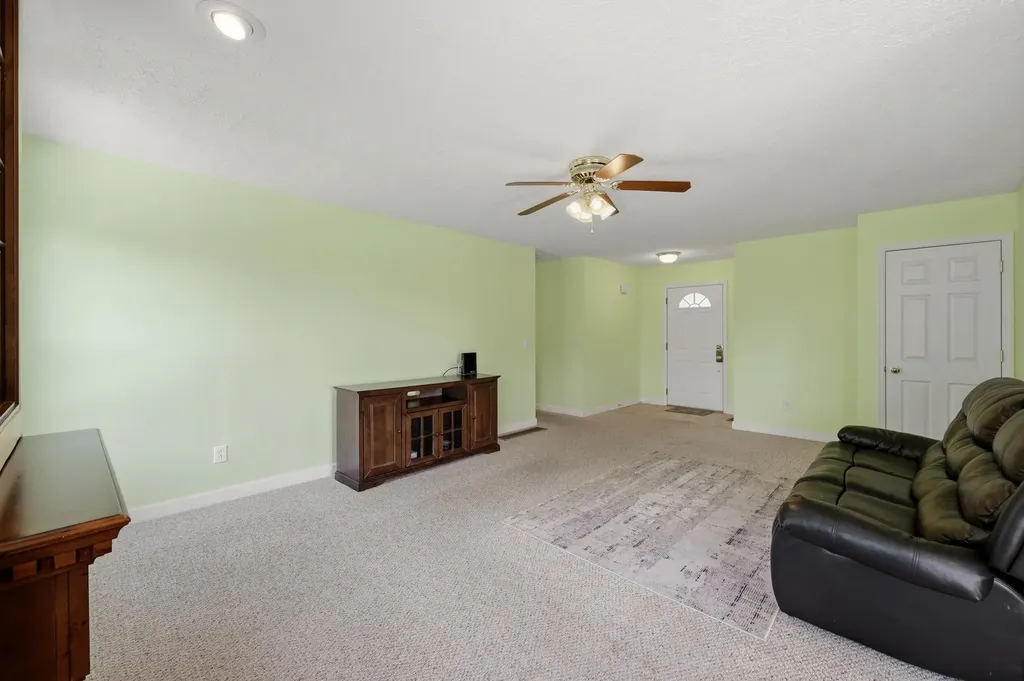 103 Wild Cherry Way Frankfort KY 40601