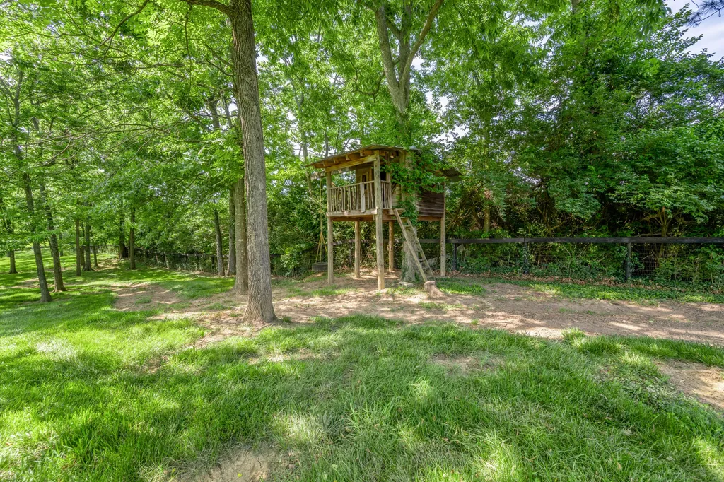 601 Delong Road Lexington KY 40515