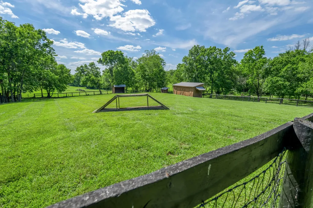 601 Delong Road Lexington KY 40515