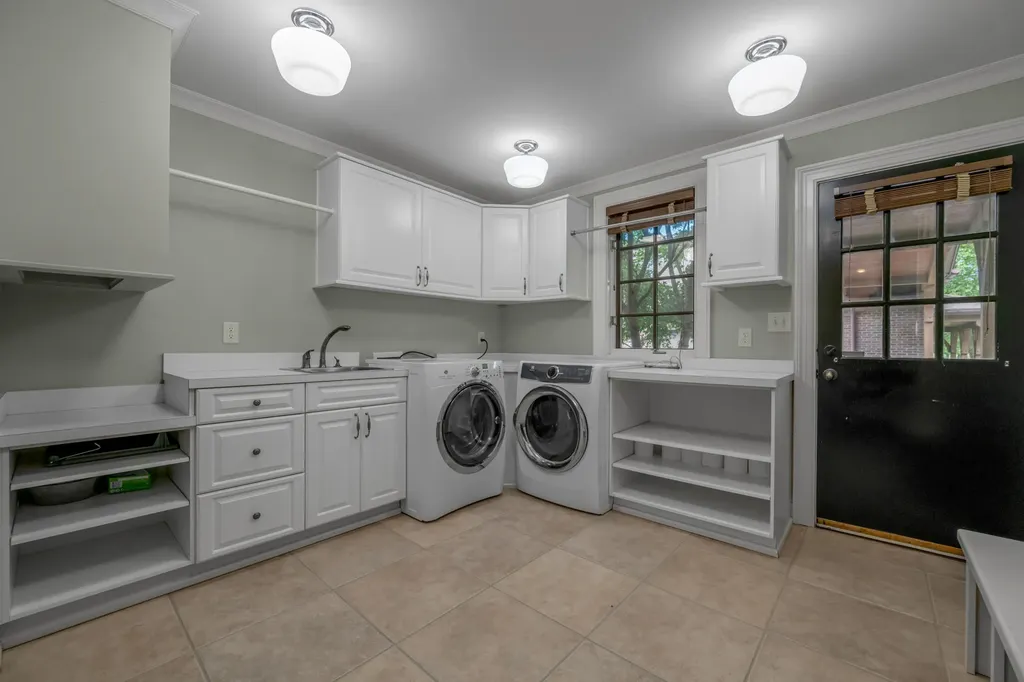 601 Delong Road Lexington KY 40515