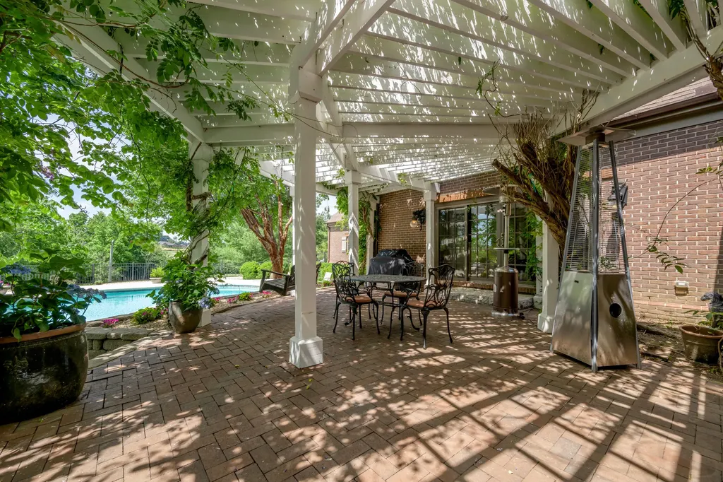 601 Delong Road Lexington KY 40515