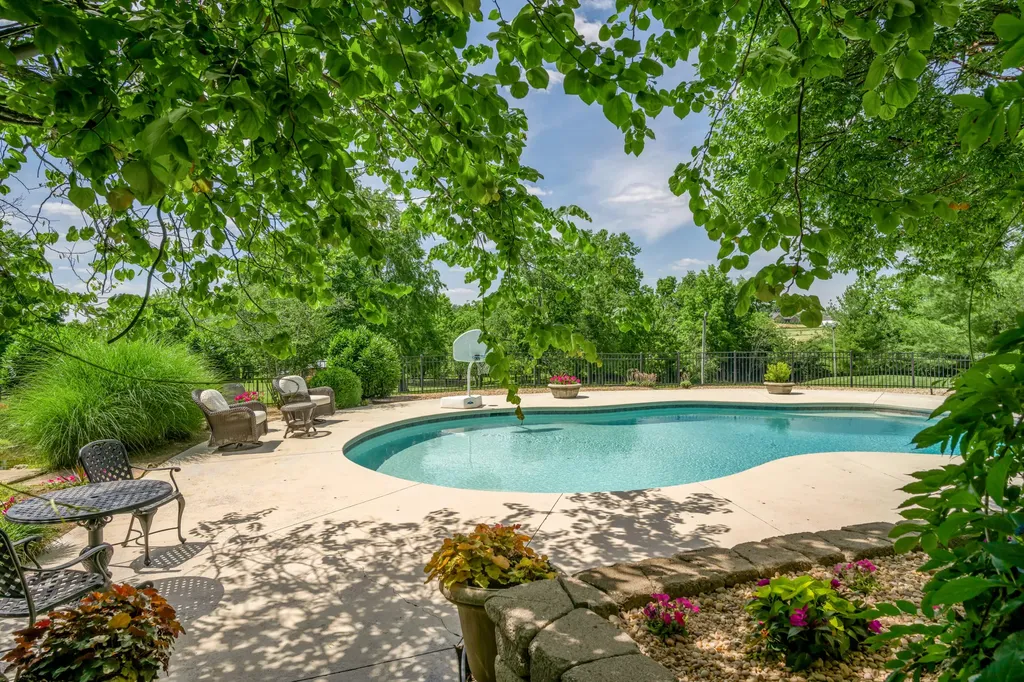 601 Delong Road Lexington KY 40515
