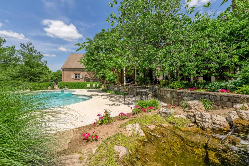 601 Delong Road Lexington KY 40515