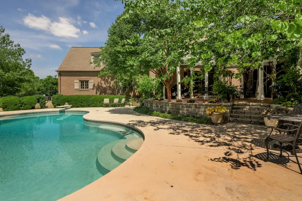 601 Delong Road Lexington KY 40515