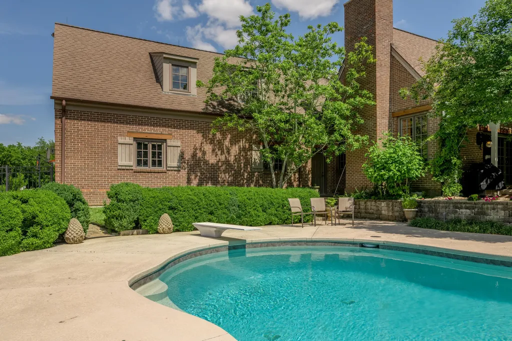 601 Delong Road Lexington KY 40515